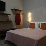 Ξενοδοχείο με διαμερίσματα Vivis Hub 3*