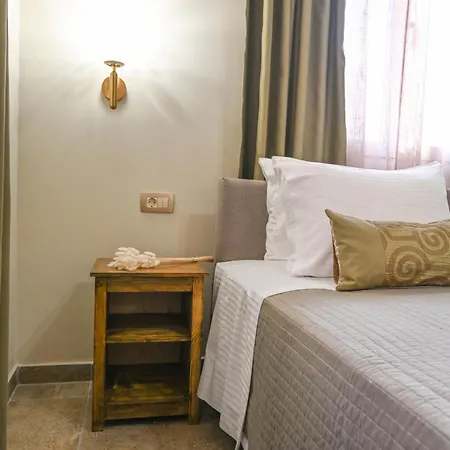 Vivis Hub Argostoli (Kefalonia)