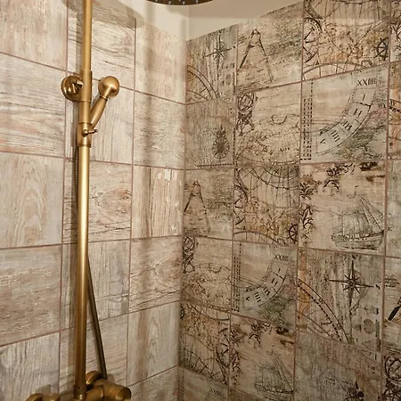 Aparthotel Vivis Hub 4*