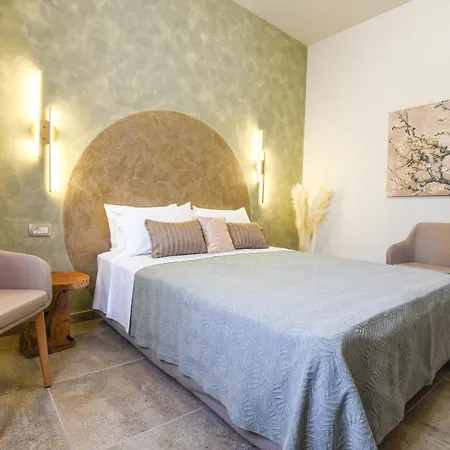 Vivis Hub Apartmanhotel 4*