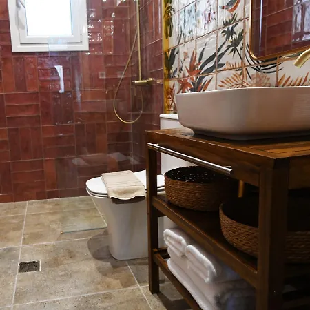 Vivis Hub Apartmanhotel 4*