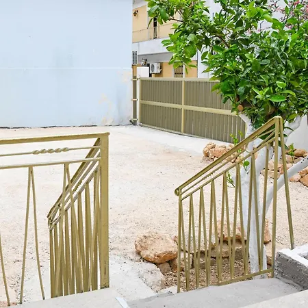 Vivis Hub Apartmanhotel 4*