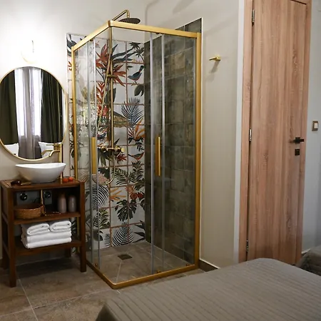 Vivis Hub Apartmanhotel 4*